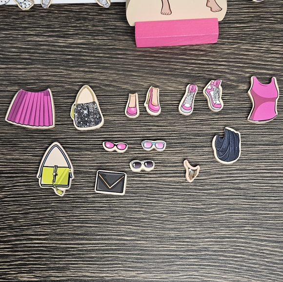 Barbie Magnetic Dress Up Doll - Picture 12 of 12